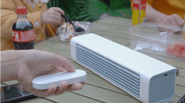 リモコン操作対応。風向きも自在に変更可能